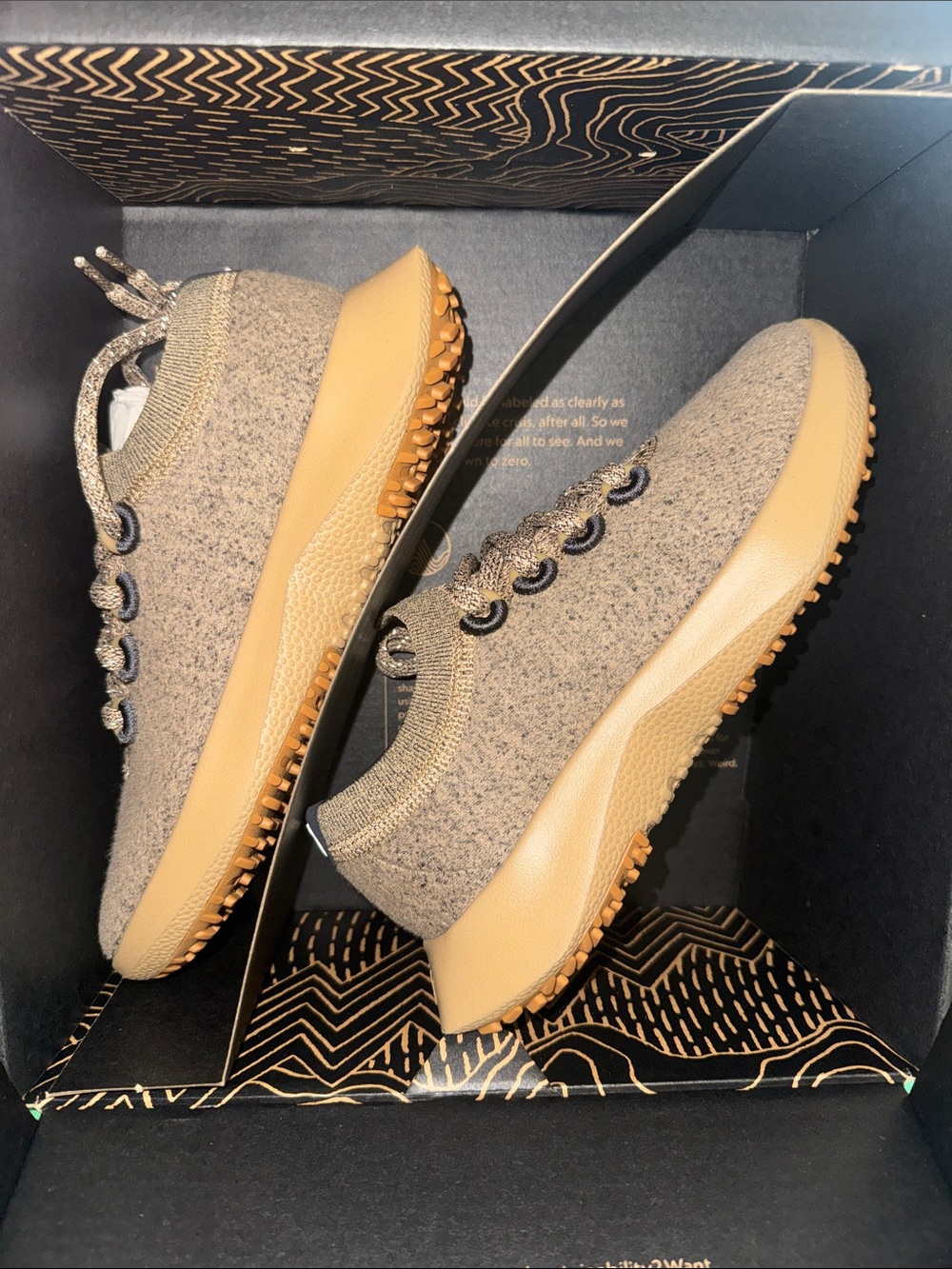NIB Allbirds Wool Dasher 2 Hazy Beige Sneakers SZ5 EU 35